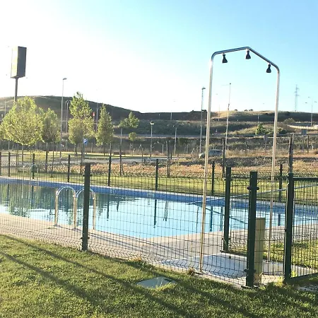 Apartment Nuevo, Accesible Y Con Piscina !!!
