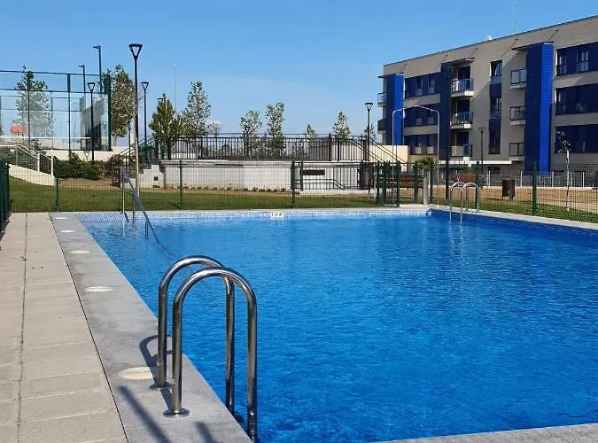 Nuevo, Accesible Y Con Piscina !!! * Salamanka